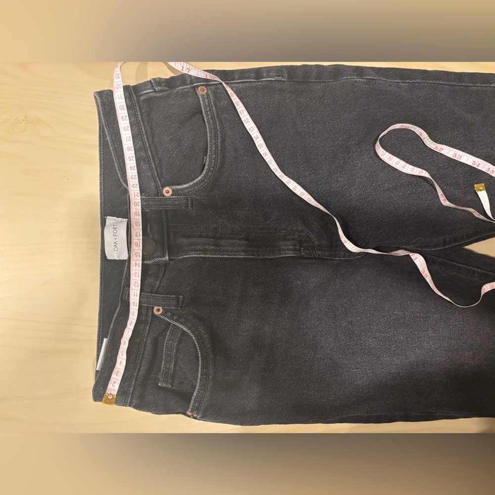 OAK + FORT High Rise Straight Leg Jeans – Black Washed Denim – Size 25 - Picture 6 of 8